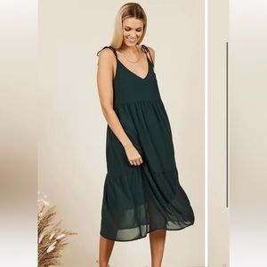 Park & Fifth Co. Jericho Dress in Hunter Green